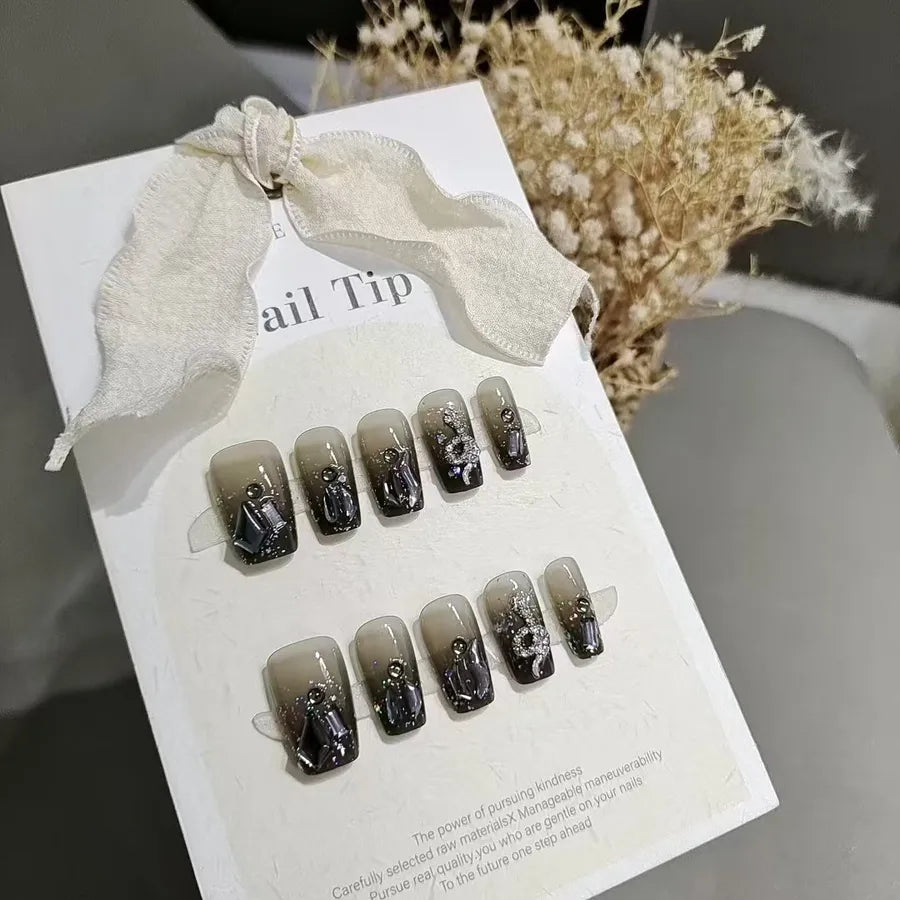 wearable-false-nails-short-staircase-new-year-black-snake-sprite-white-enhancing-cool-sexy-elegant-white-glowing-starry-sky-design