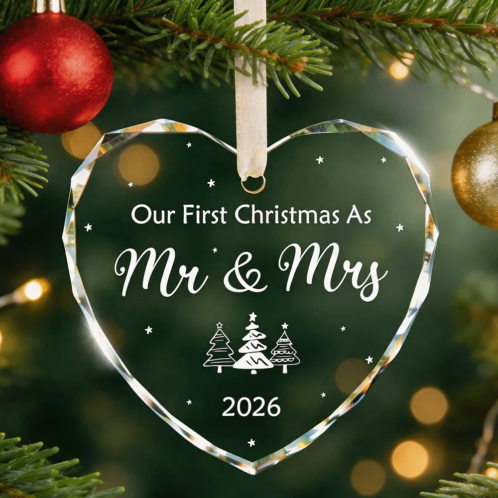 First Christmas Married Ornament 2026 Crystal Glass Mr and Mrs Gift Heart-shaped keepsake for newlyweds bridal showers Christmas