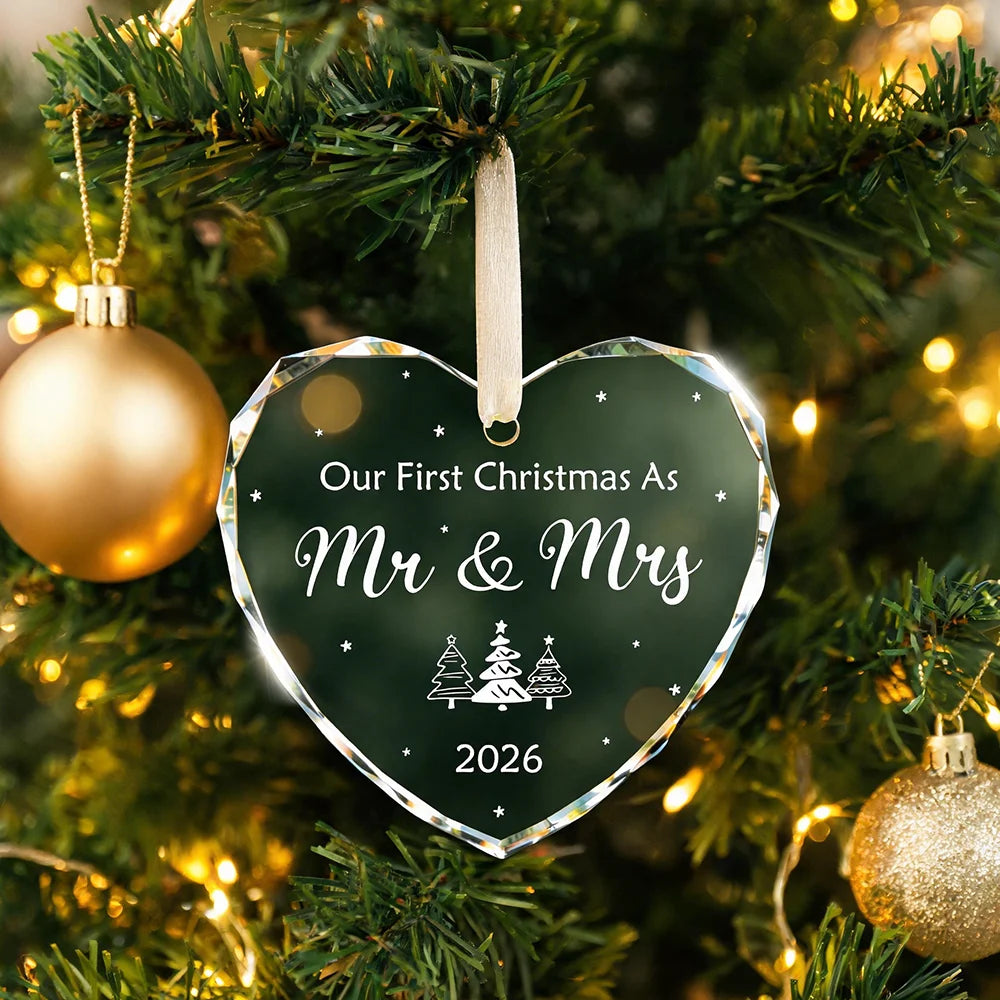 First Christmas Married Ornament 2026 Crystal Glass Mr and Mrs Gift Heart-shaped keepsake for newlyweds bridal showers Christmas