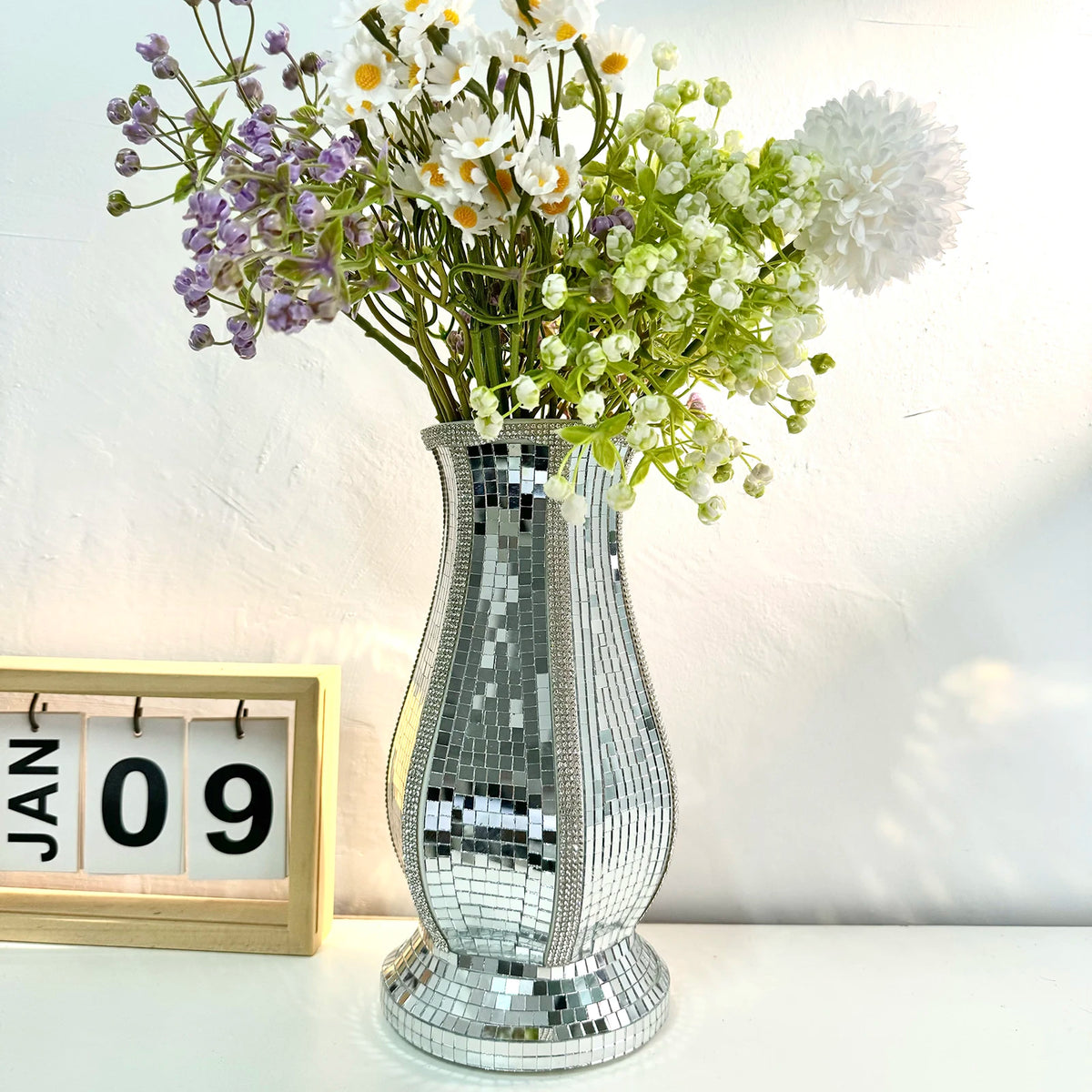 Silver Mirrored Decorative Vase – 24 cm