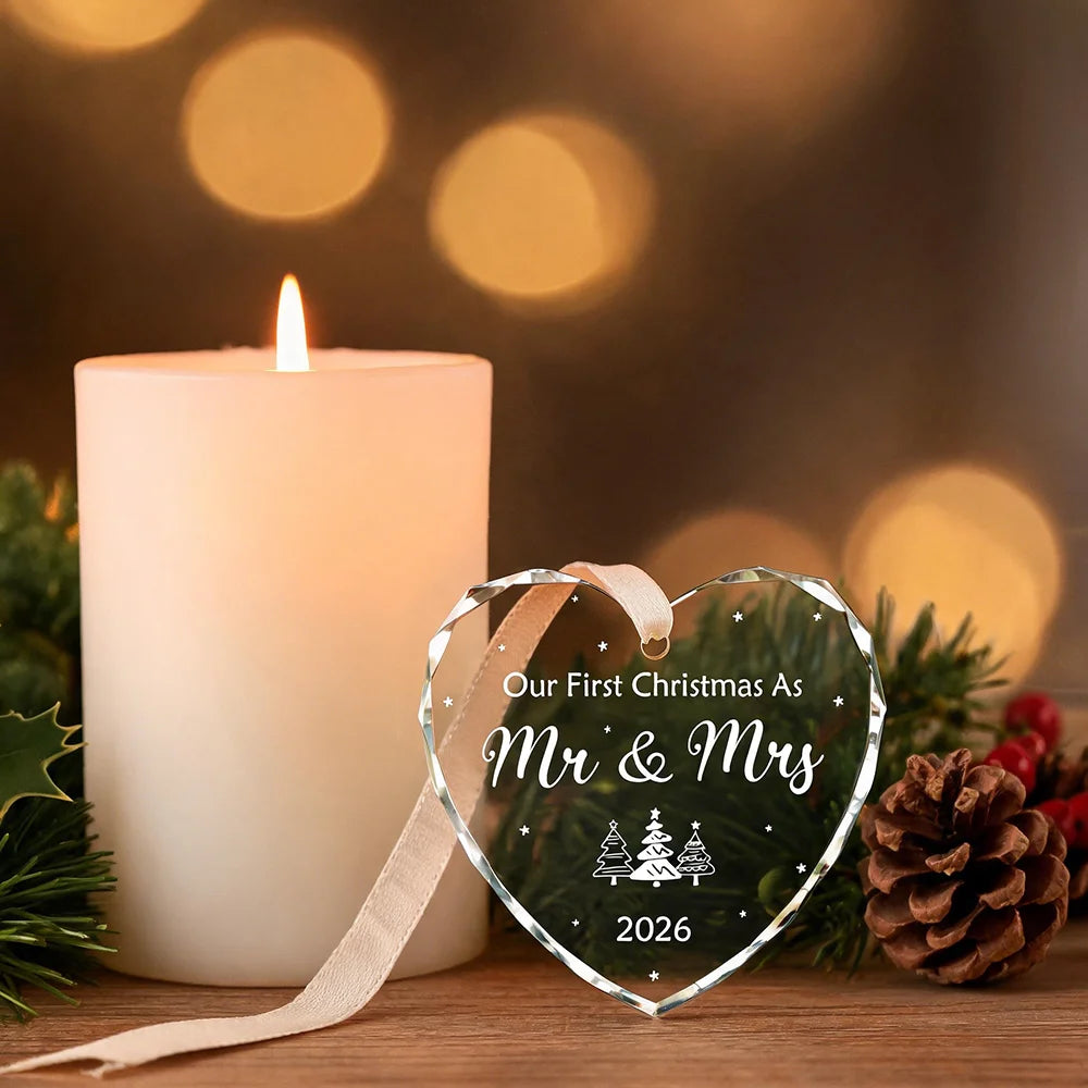 First Christmas Married Ornament 2026 Crystal Glass Mr and Mrs Gift Heart-shaped keepsake for newlyweds bridal showers Christmas